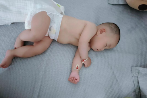 揭阳宝宝拉屎有黑色颗粒